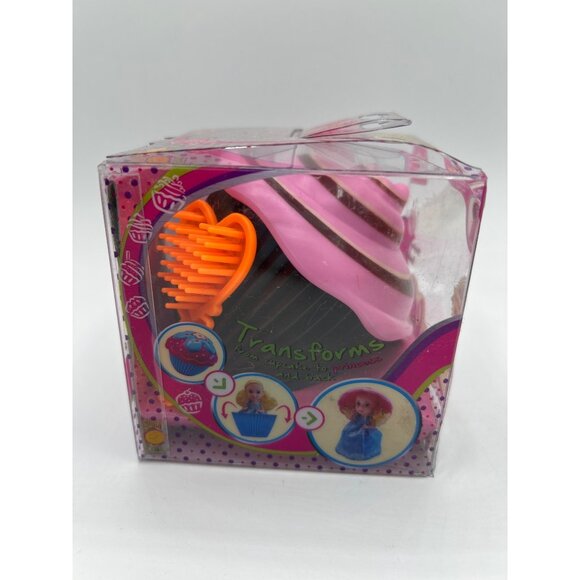 Cupcake Surprise Princess Edition Transforming Doll Vanilla - Picture 2 of 6